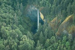 Columbia River Gorge - Multnomah Falls Scenic Flight Portland